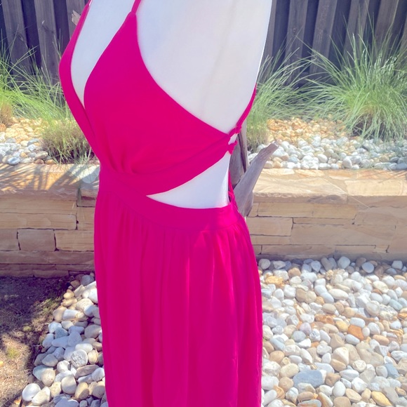 Hot 🔥 Pink! 💖 NWT maxi size M Hot Pink v front, open sides, back straps-New! - Picture 2 of 10